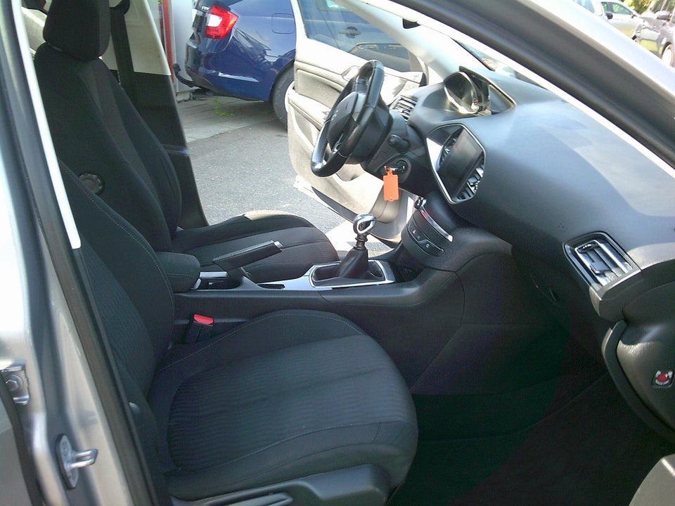 Peugeot 308 1,6 BlueHDi 120 Active SW 5d