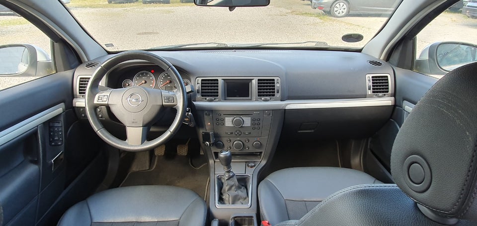 Opel Vectra 2,2 16V Direct Comfort 5d