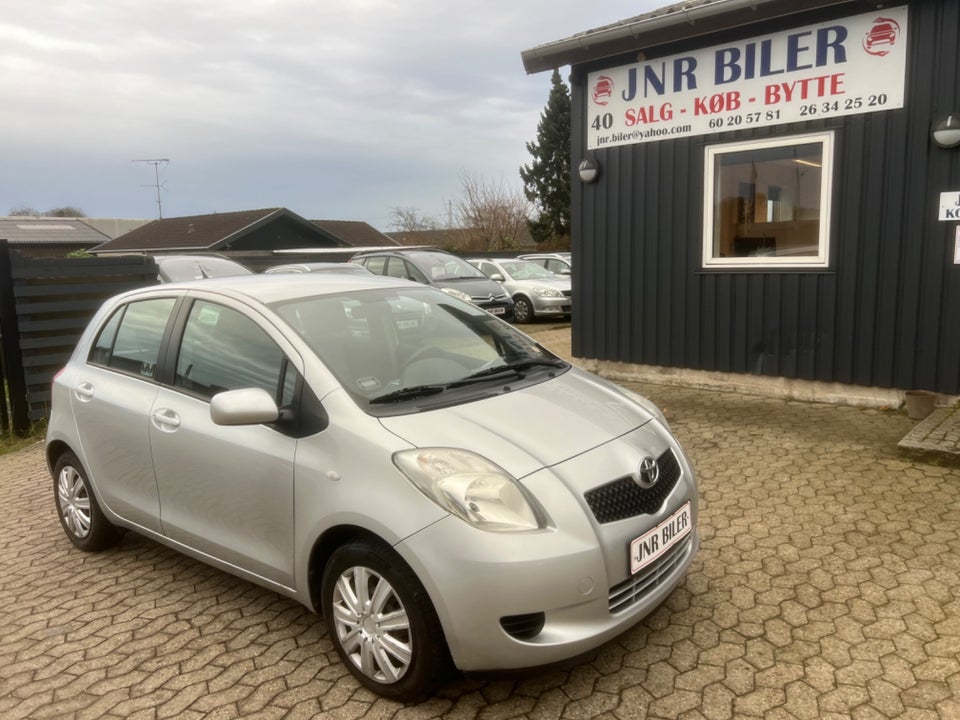 Toyota Yaris 1,3 Sol 5d