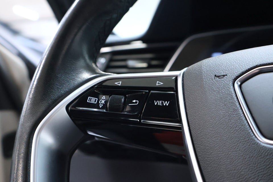 Audi e-tron 55 S-line quattro 5d
