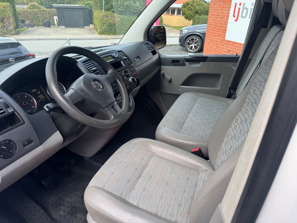 VW Transporter 2,0 TDi 84 Kassevogn kort