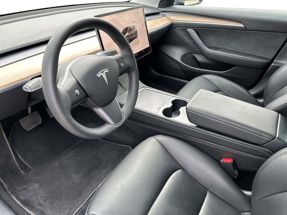 Tesla Model 3 Standard Range+ RWD 4d