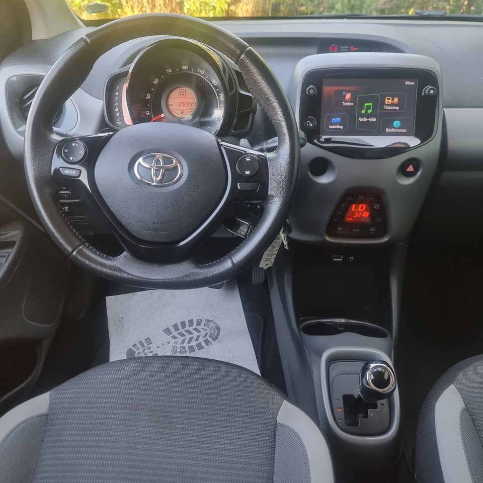 Toyota Aygo 1,0 VVT-i x-play x-shift 5d