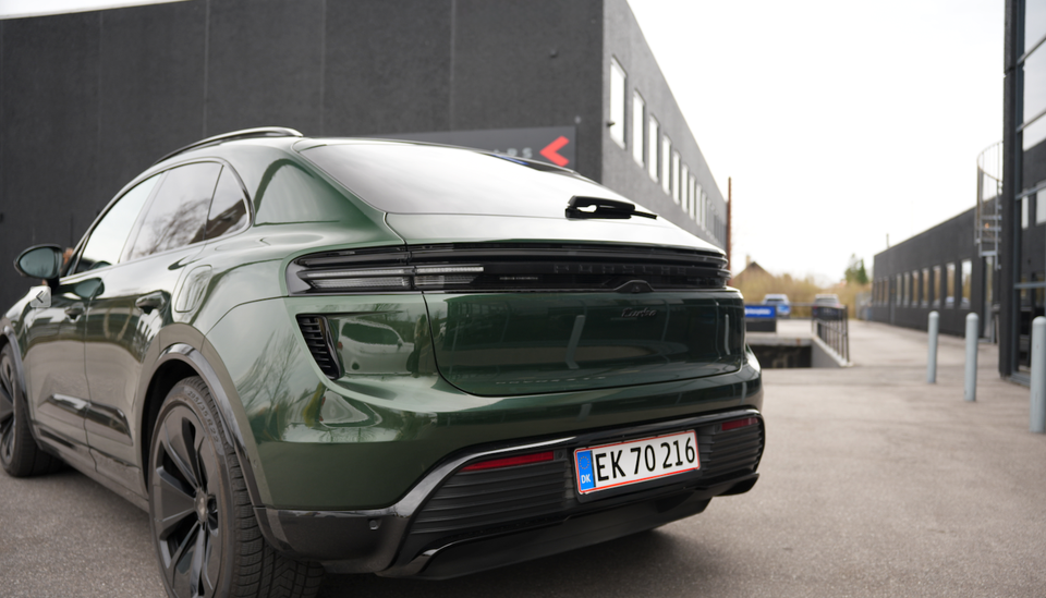 Porsche Macan Turbo 5d