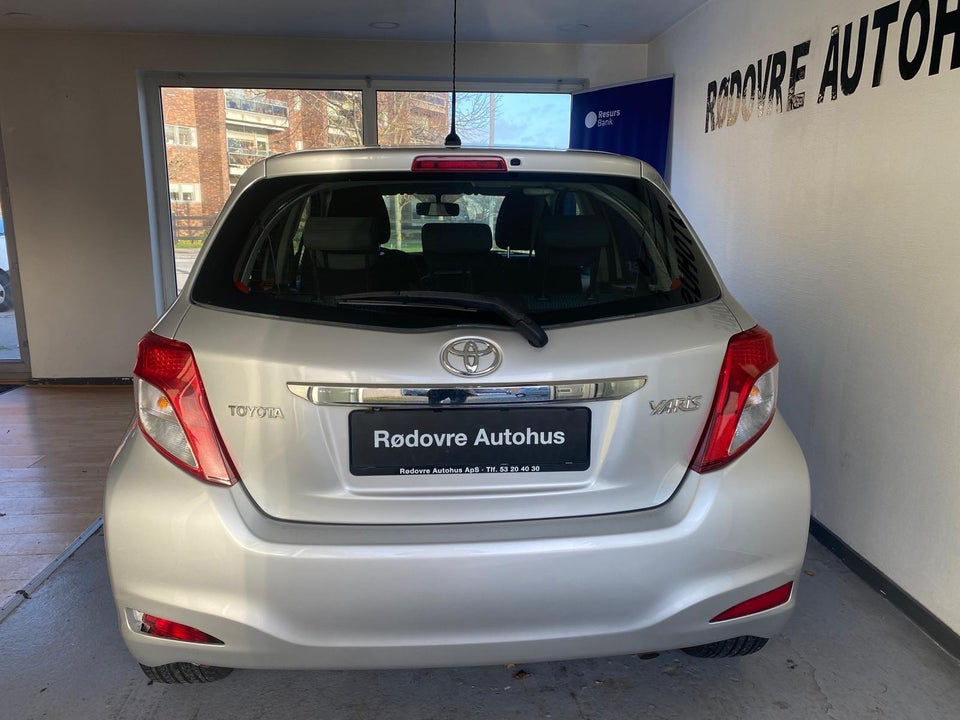 Toyota Yaris 1,3 VVT-i T2 5d