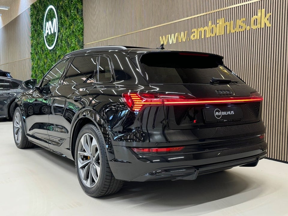 Audi e-tron S quattro 5d