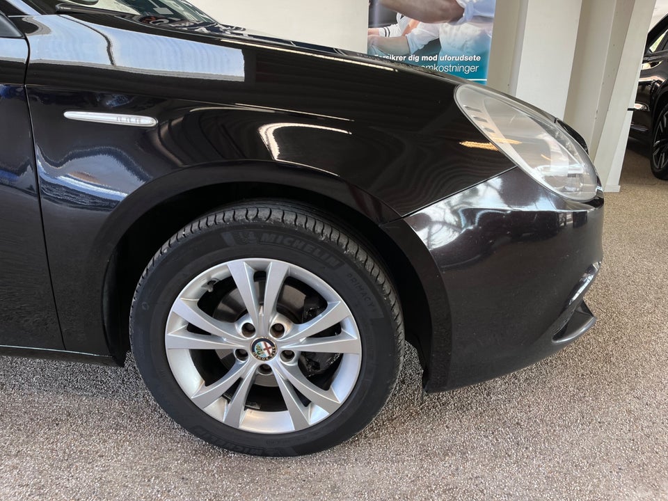 Alfa Romeo Giulietta 1,4 Turbo 120 Distinctive 5d