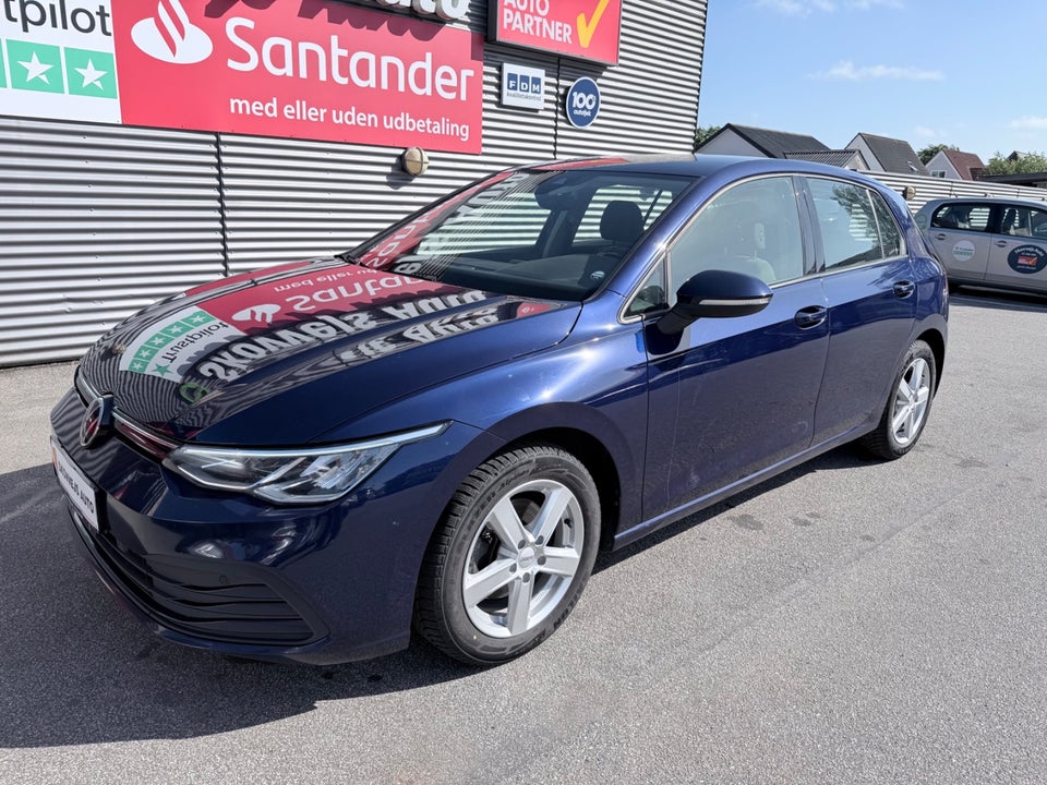 VW Golf VIII 2,0 TDi 115 Life DSG 5d