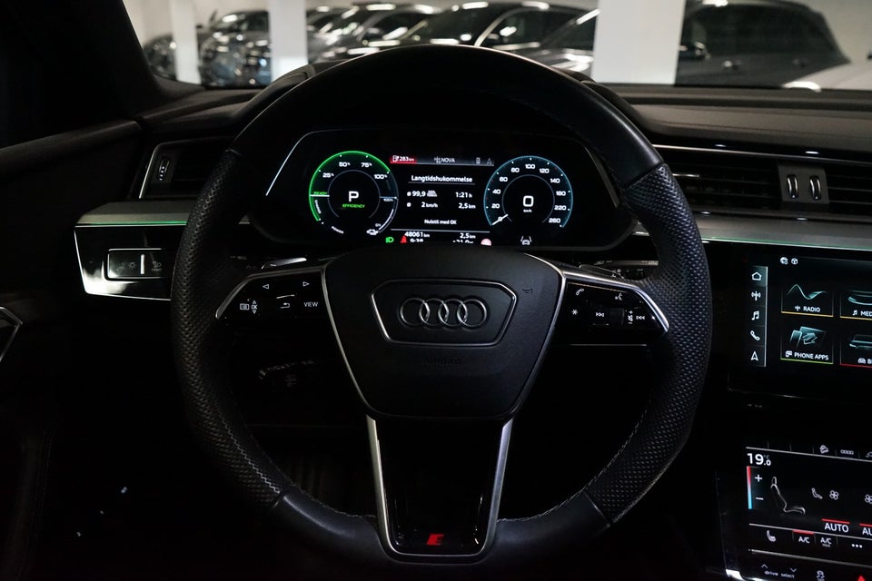 Audi e-tron 55 S-line quattro 5d