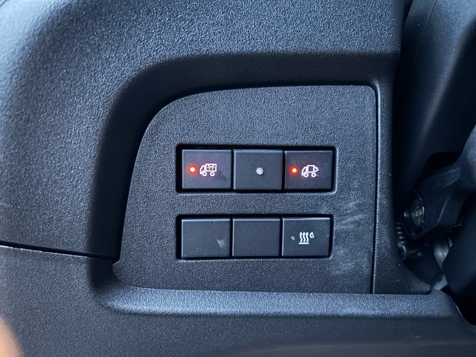 Iveco Daily 3,0 35S18 4100mm Box m/lift AG8