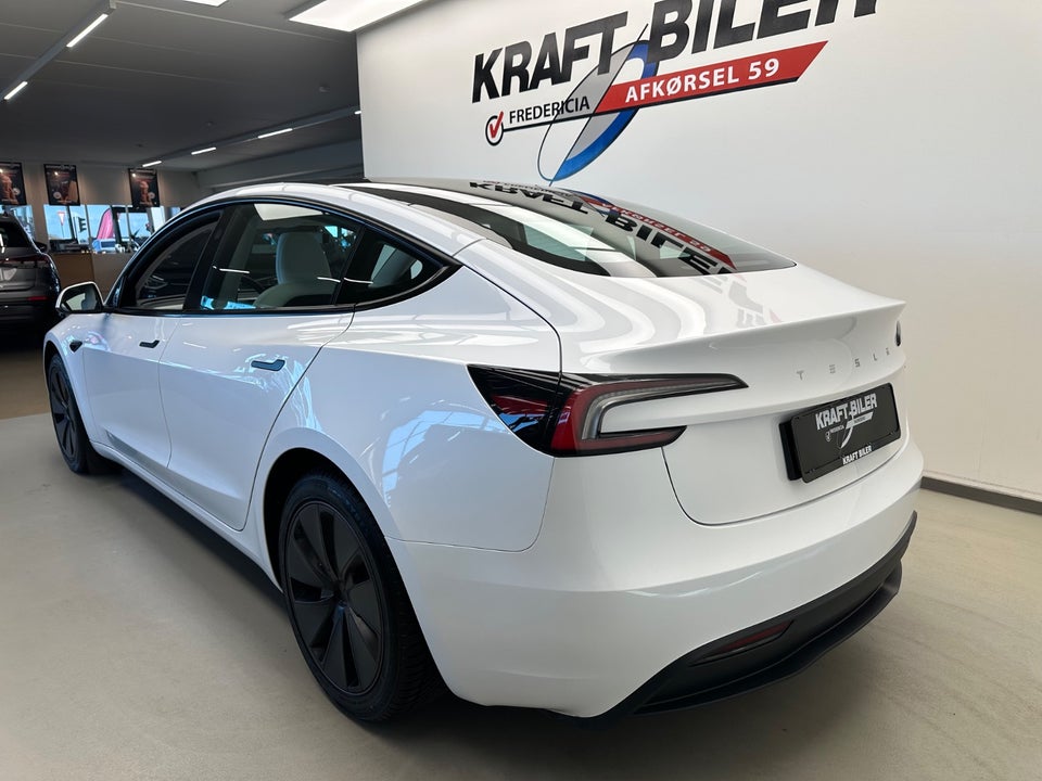 Tesla Model 3 RWD 4d