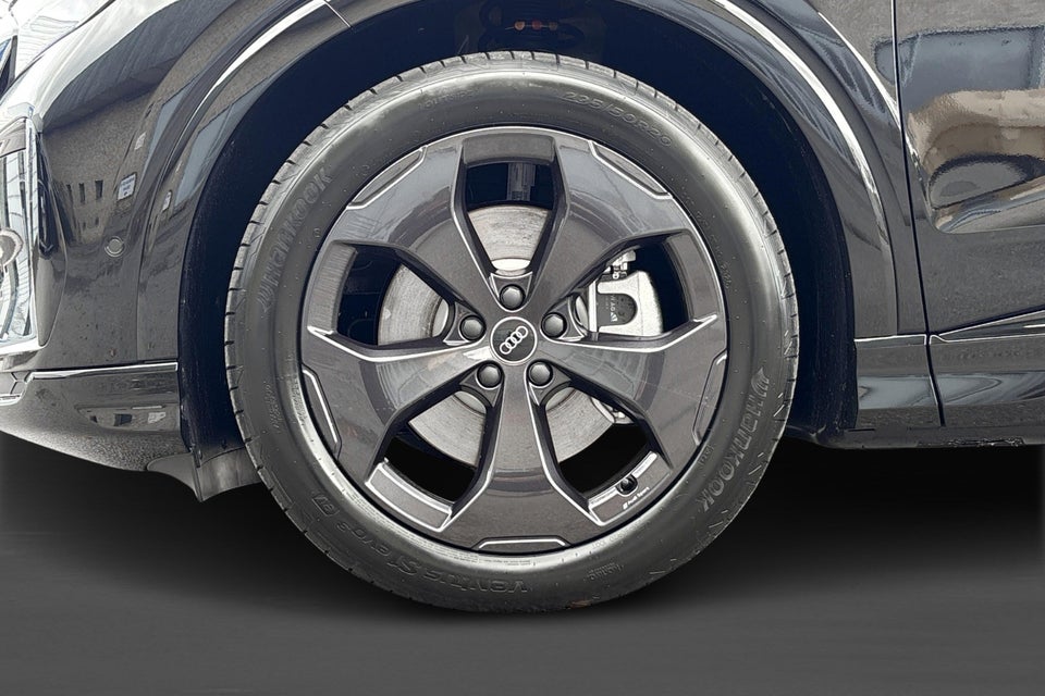 Audi Q4 e-tron performance quattro 5d