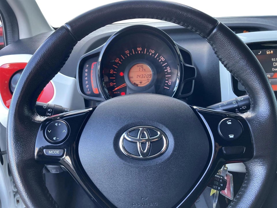 Toyota Aygo 1,0 VVT-i x-pression 5d