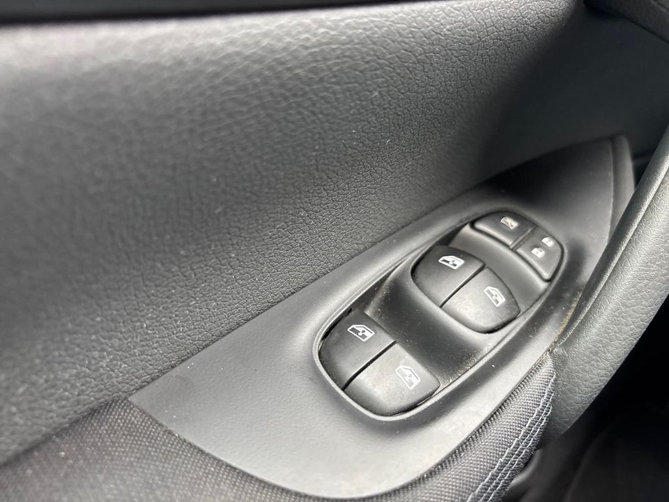 Nissan Qashqai 1,3 Dig-T 140 Visia 5d