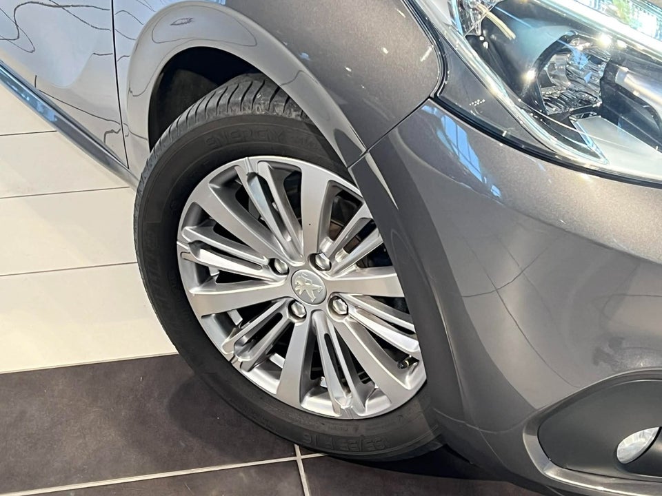 Peugeot 208 1,6 BlueHDi 100 Allure Sky 5d