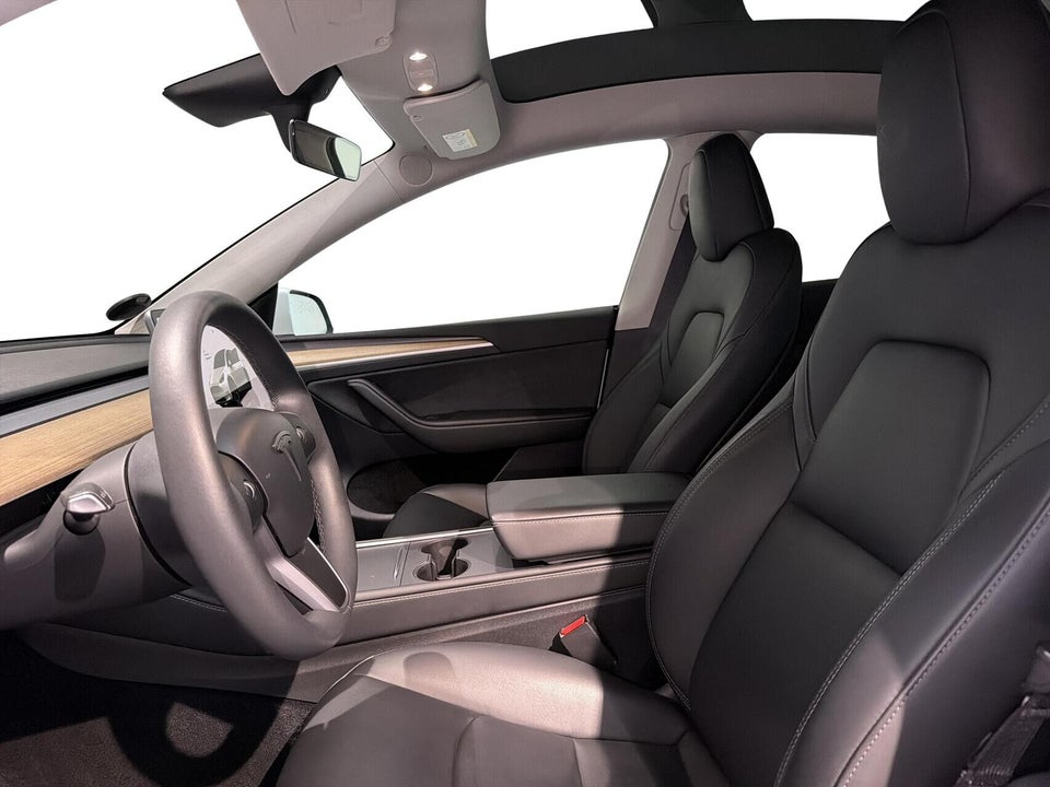 Tesla Model Y Long Range AWD 5d