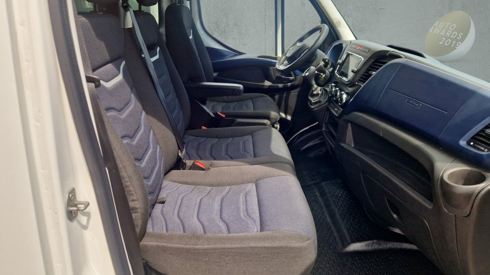 Iveco Daily 3,0 35S18 Box m/lift AG8 2d