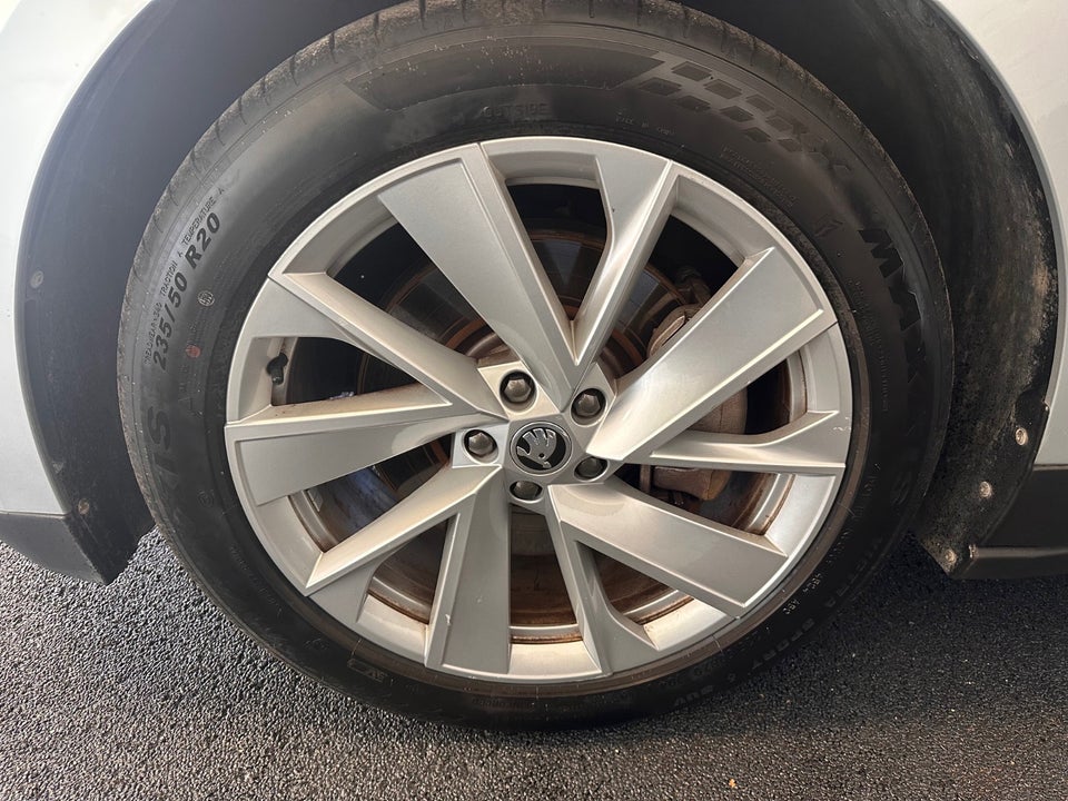 Skoda Enyaq 80x iV Lounge 5d