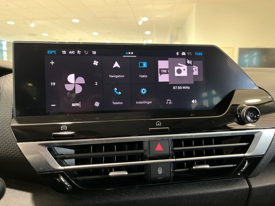 Citroën ë-C4 X 50 Shine 4d