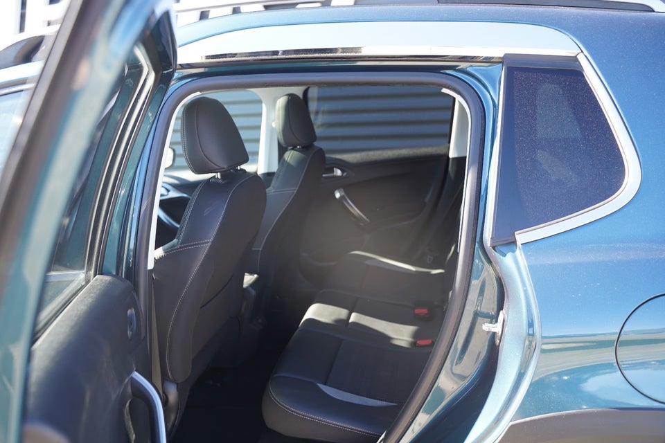 Peugeot 2008 1,6 BlueHDi 100 Allure Sky 5d