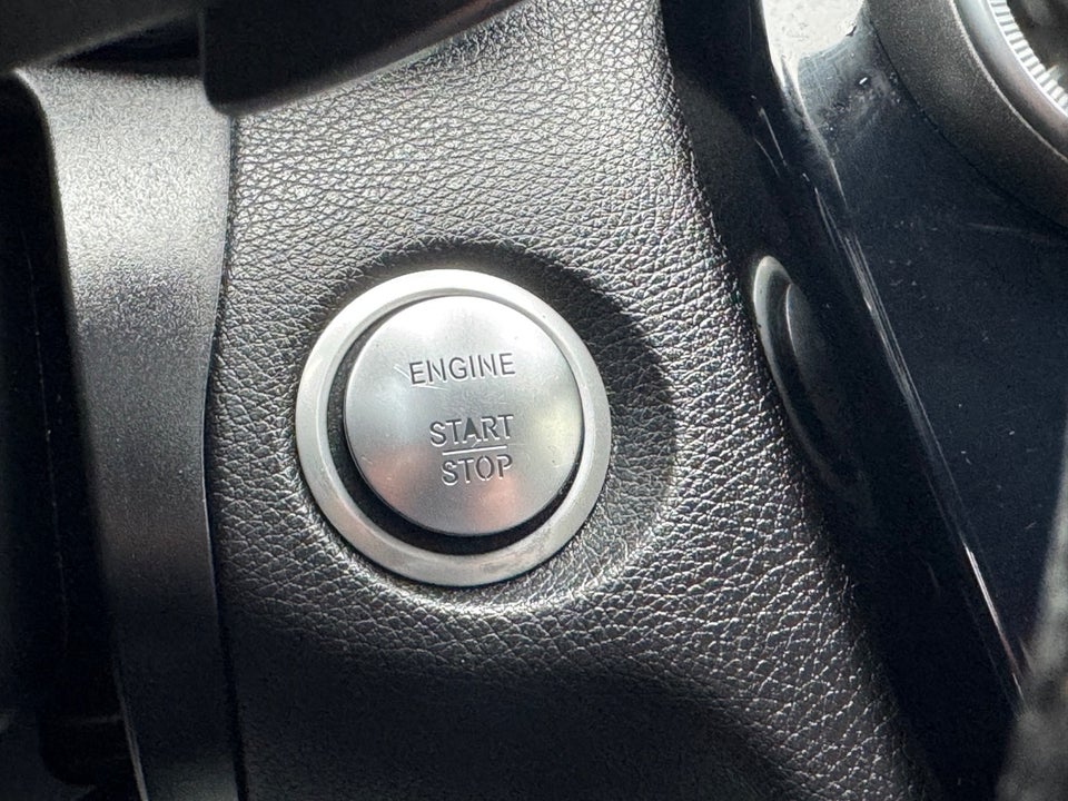 Mercedes C400 3,0 AMG Line stc. aut. 4Matic 5d