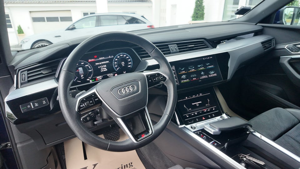 Audi e-tron 55 S-line quattro 5d