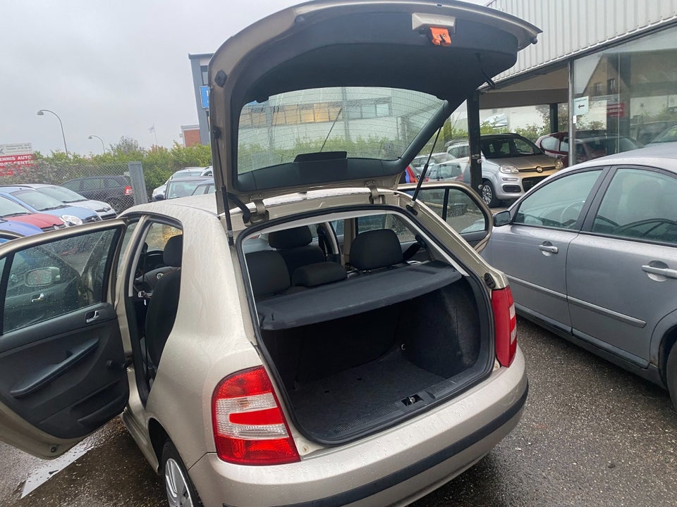 Skoda Fabia 1,2 12V Ambiente 5d