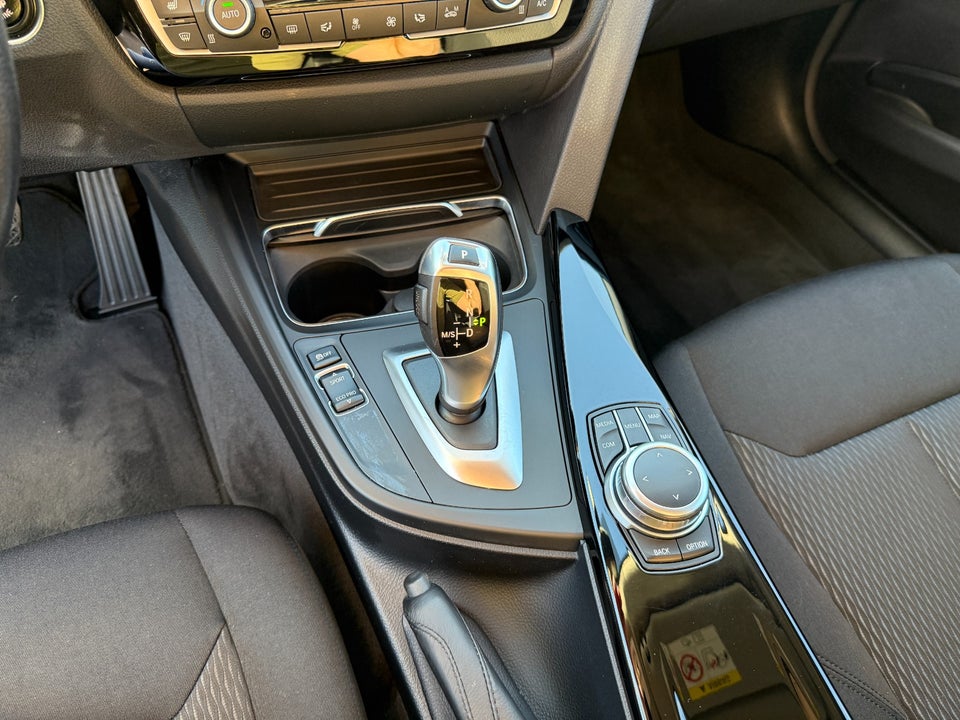 BMW 320i 2,0 Touring Advantage aut. 5d