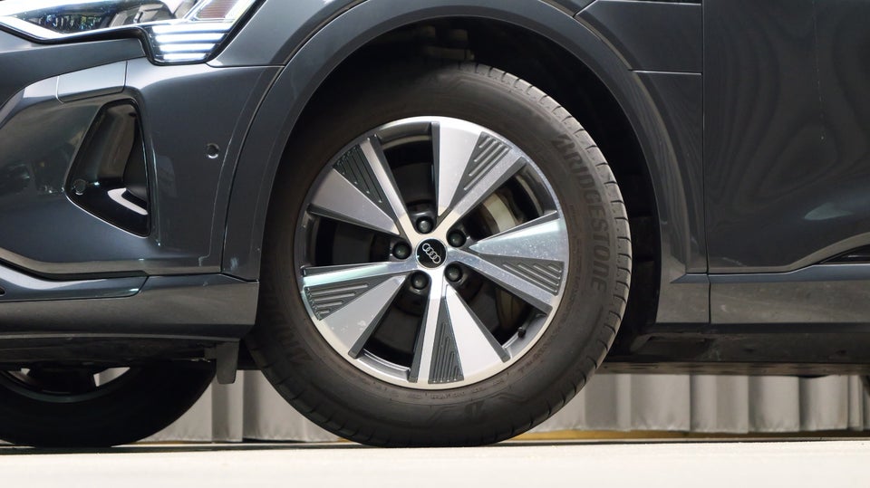 Audi Q8 e-tron 55 Advanced quattro 5d