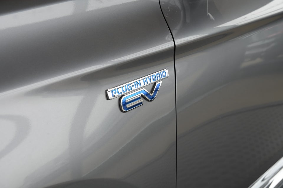Mitsubishi Outlander 2,4 PHEV Intense CVT 4WD 5d