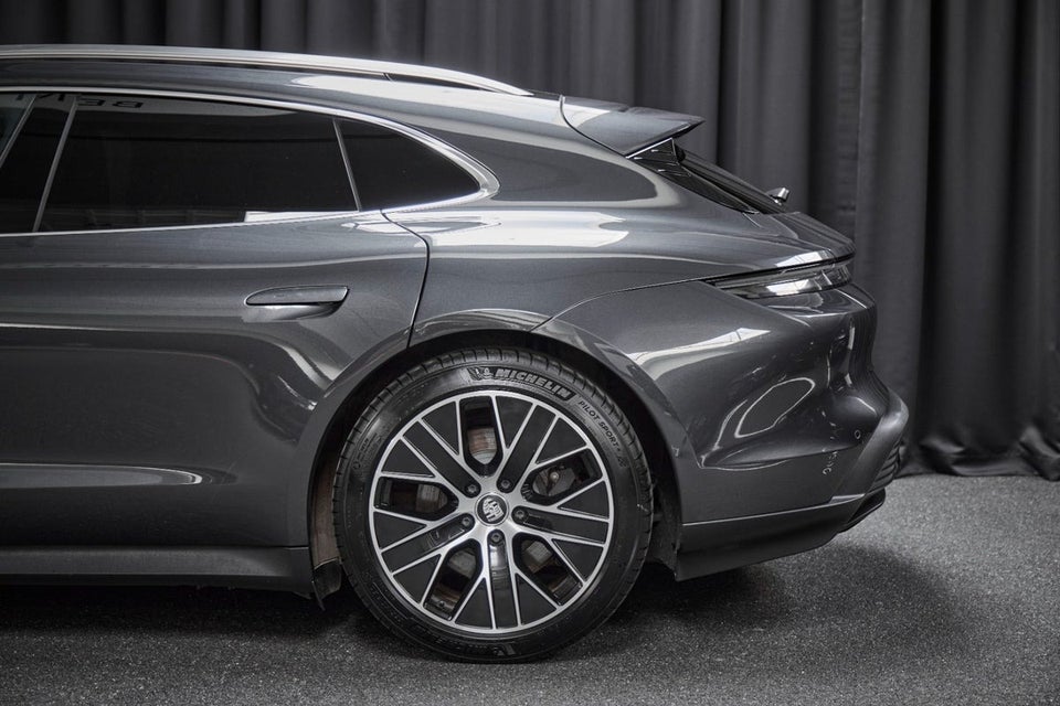 Porsche Taycan Sport Turismo 5d