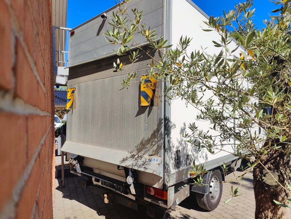 Peugeot Boxer 335 2,2 BlueHDi 165 L3 Alukasse m/lift 2d