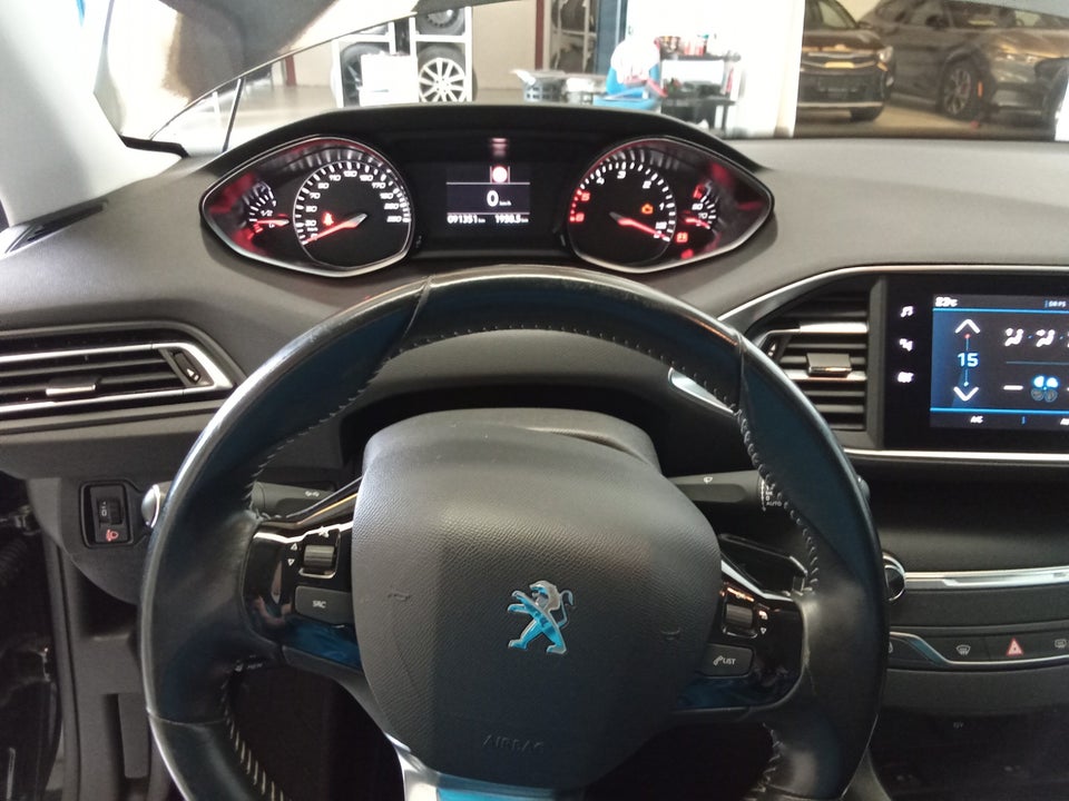 Peugeot 308 1,5 BlueHDi 130 Style SW 5d