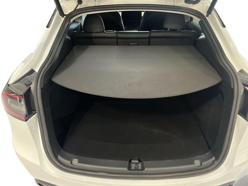 Tesla Model Y Long Range AWD 5d