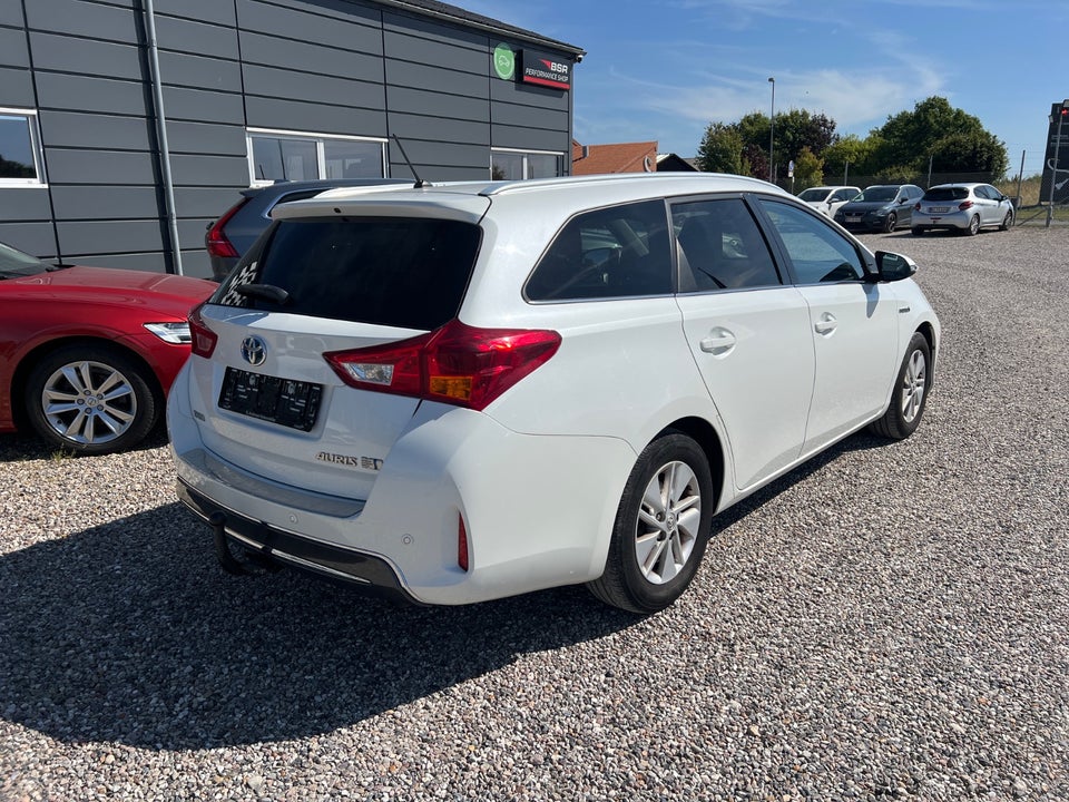 Toyota Auris 1,8 Hybrid H2+ Touring Sports CVT 5d