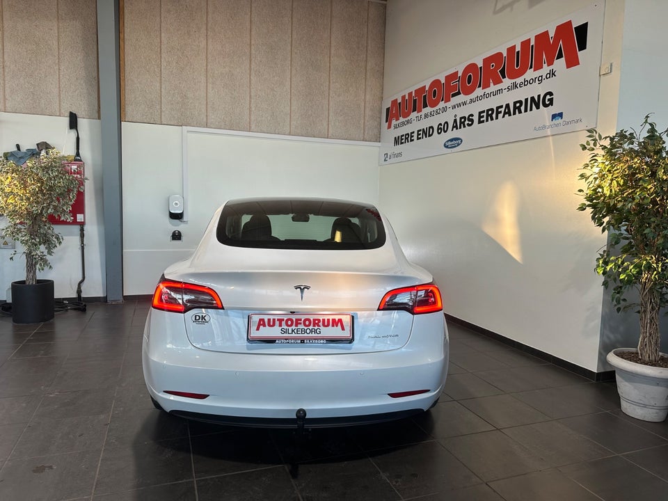 Tesla Model 3 Long Range AWD 4d