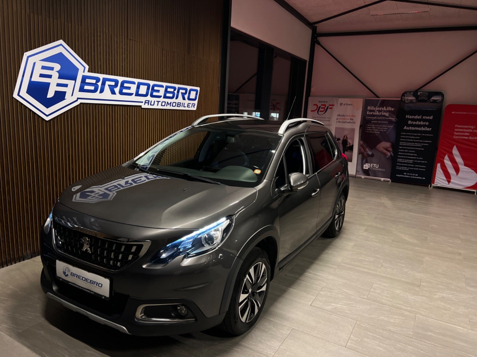 Peugeot 2008 1,2 e-THP 110 Allure Sky 5d