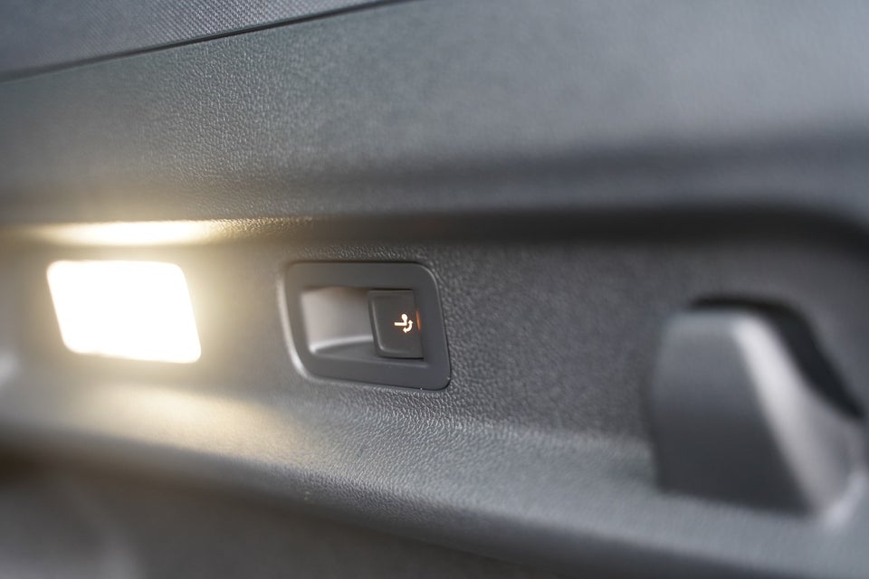 Ford Explorer 79 Premium Extended Range AWD 5d