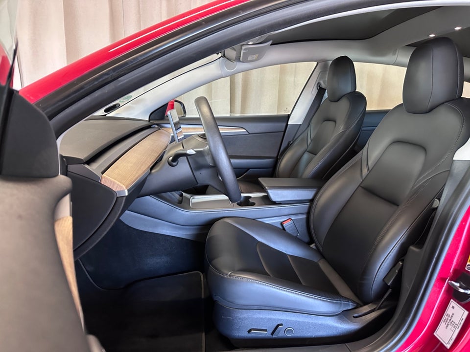 Tesla Model 3 Standard Range+ RWD 4d