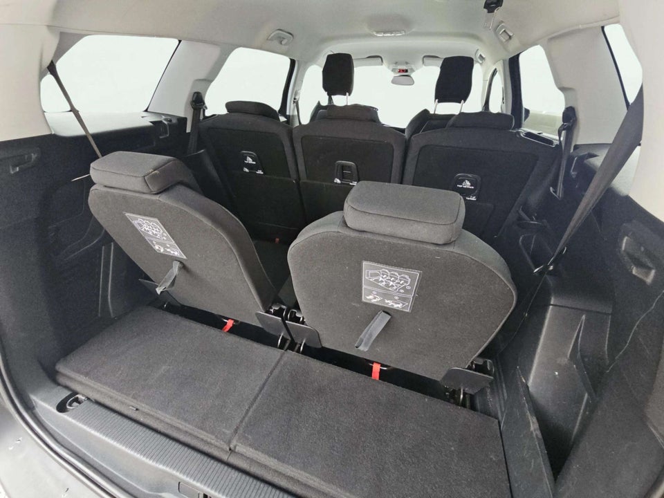 Peugeot 5008 1,2 e-THP 130 Active 7prs 5d