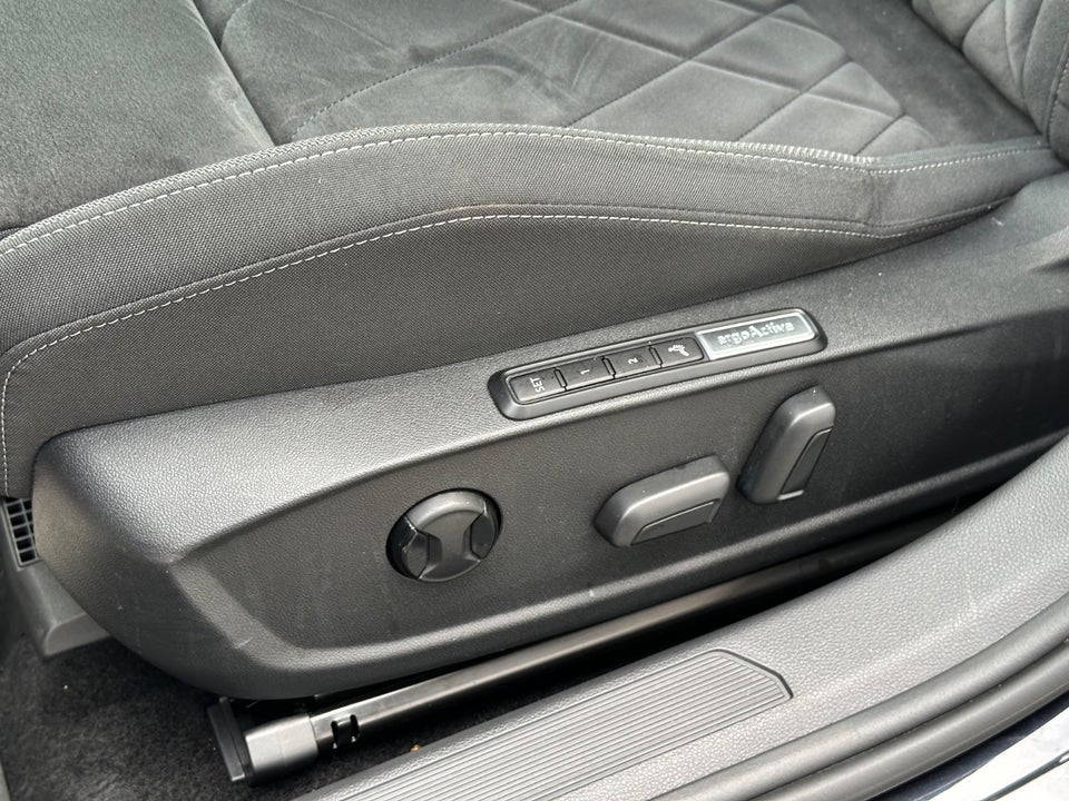 VW Golf VIII 1,5 eTSi 150 Style DSG 5d