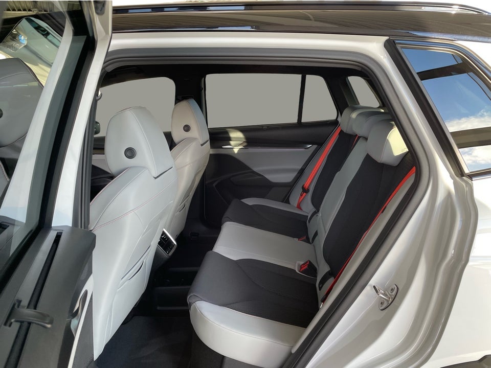 Skoda Elroq 85 iV First Edition 5d