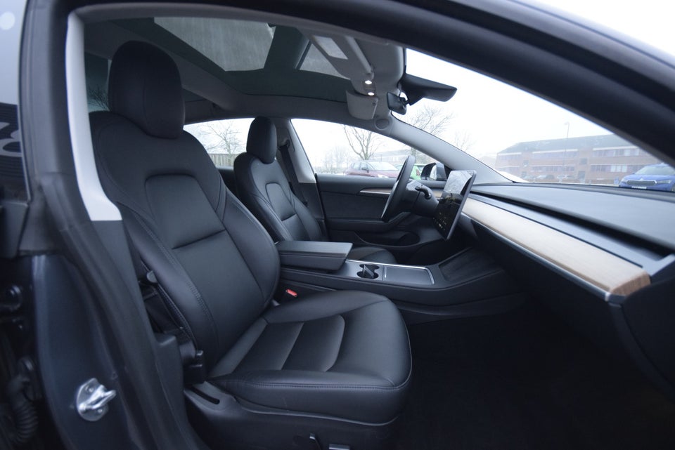 Tesla Model 3 Long Range AWD 4d