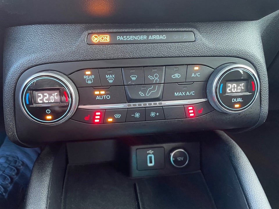 Ford Focus 1,0 EcoBoost Titanium stc. 5d