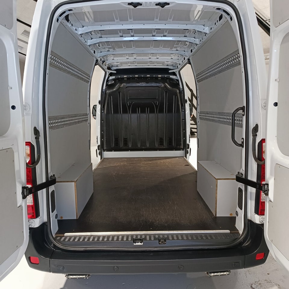 Renault Master IV T35 2,3 dCi 150 L3H2 Kassevogn