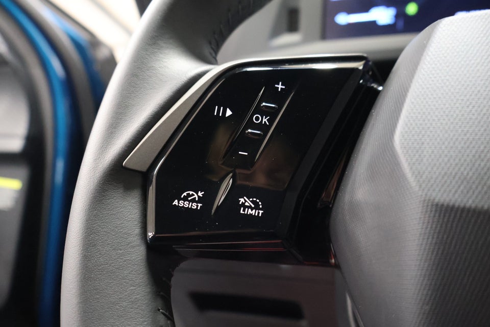 Peugeot e-5008 77 Allure Pack 7prs 5d