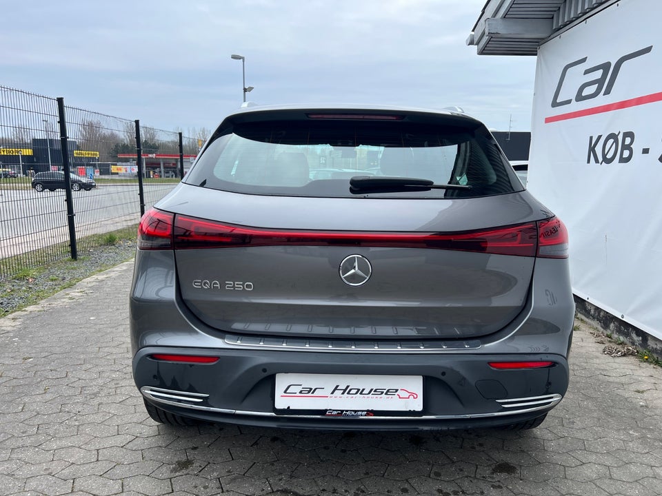 Mercedes EQA250 Progressive 5d