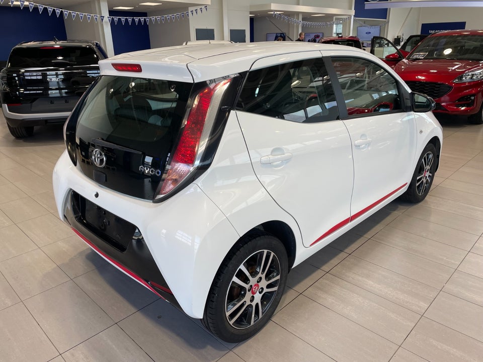 Toyota Aygo 1,0 VVT-i x-press 5d