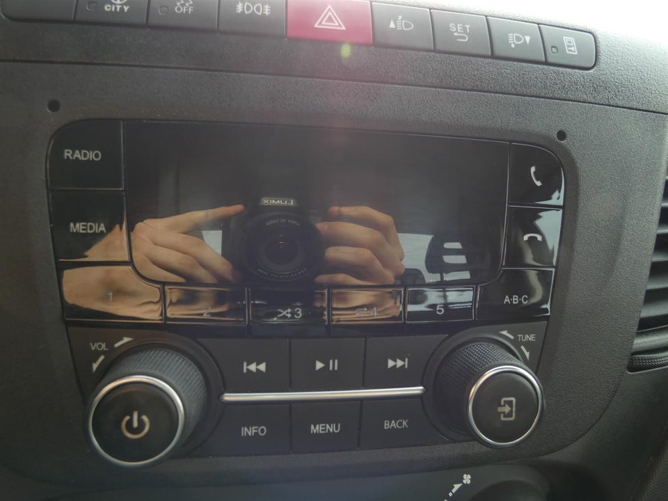 Iveco Daily 2,3 35S14 4100mm Lad 2d