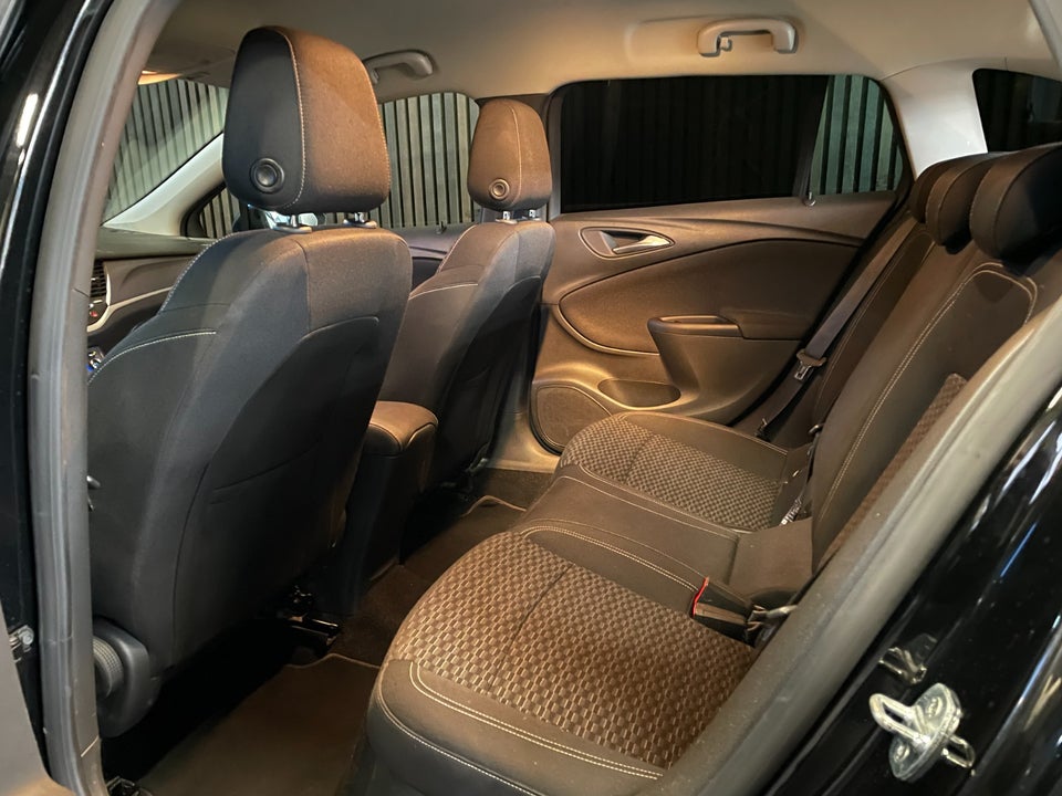 Opel Astra 1,6 CDTi 110 Active Sports Tourer 5d